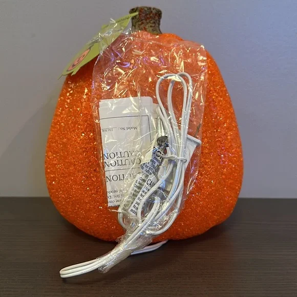 Light Up Sparkling Pumpkin Decoration 9” NWT - Picture 4 of 12